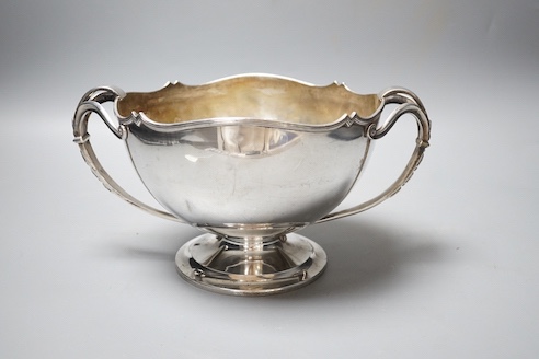 A George V silver two handled presentation pedestal bowl, with engraved inscription, Adie Bros. Birmingham, 1922, diameter 18.7cm, 29oz.